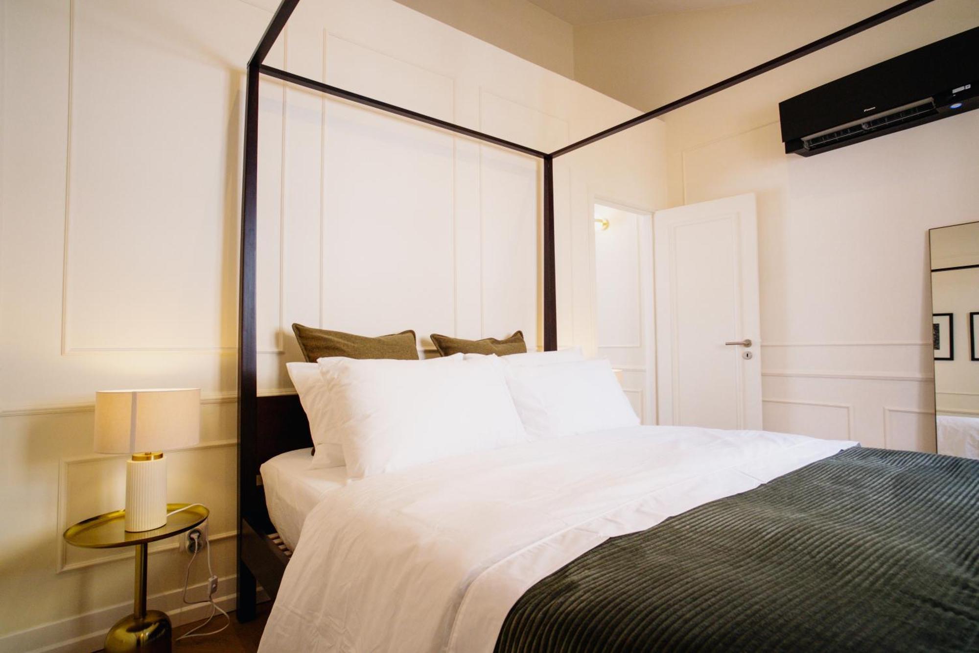 Apartment -new- Chic Chiado Apartment, Elevator Buiding, Steps To Everything Lissabon